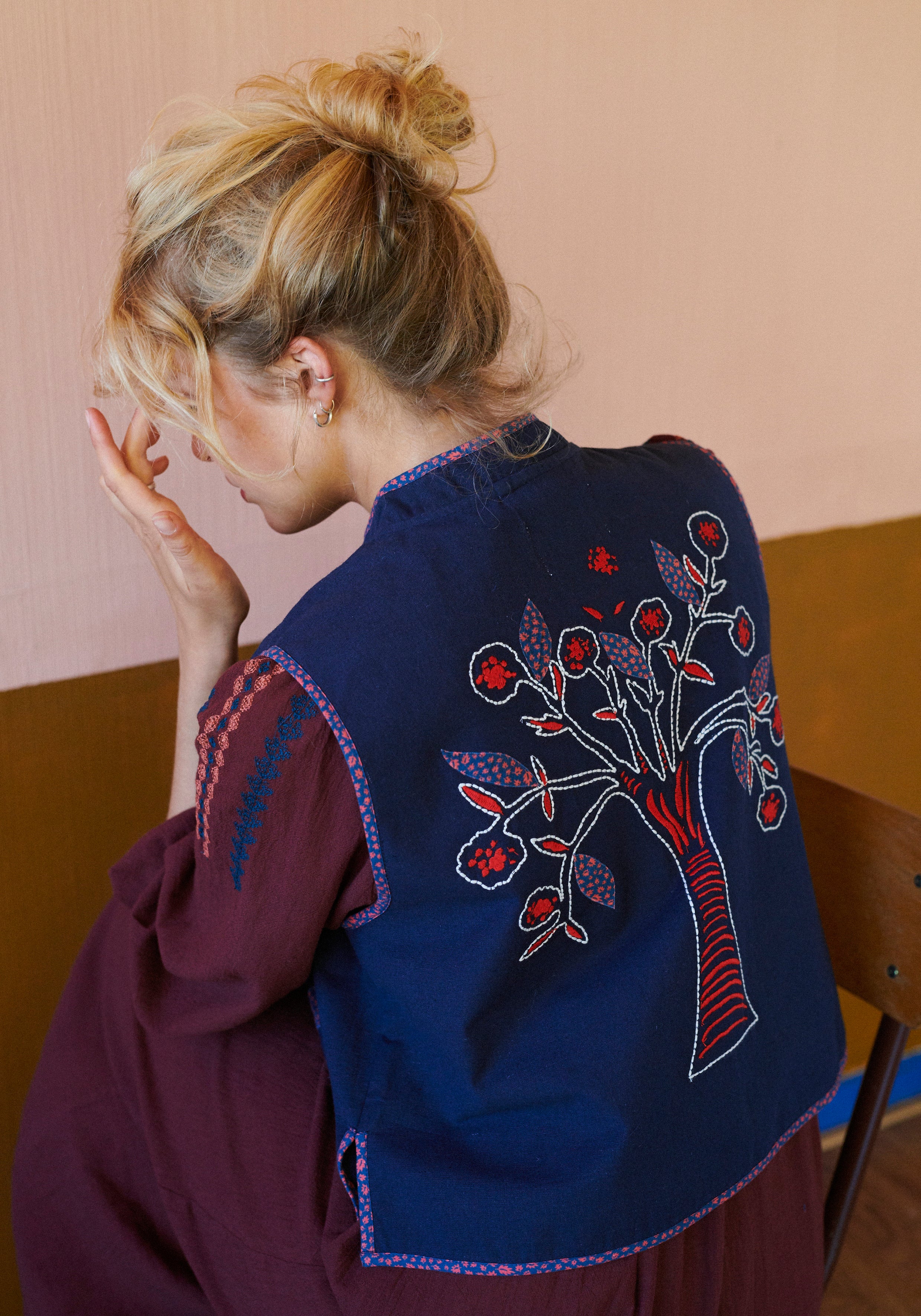 BOHEMIA KORT VEST MED BRODERI - INDIGO - Image 6