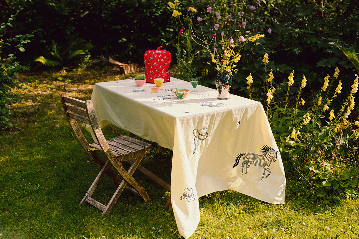 POLLY EMBROIDERY TABLE CLOTH - VANILLA
